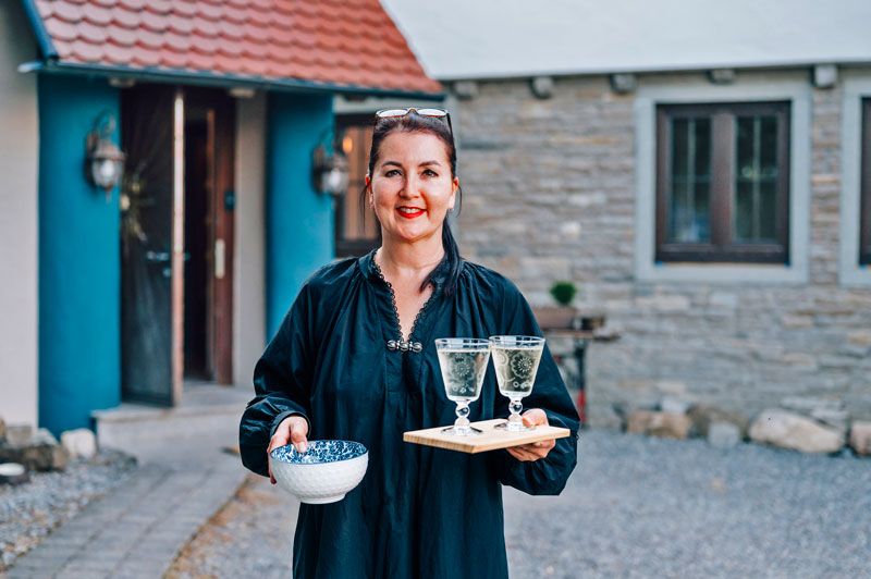 Burg3 Herrin empfängt ihre Gäste